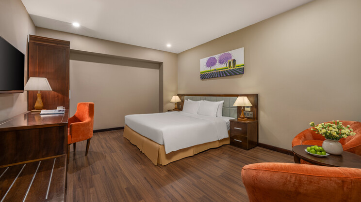 Yarra Ocean Suites Danang